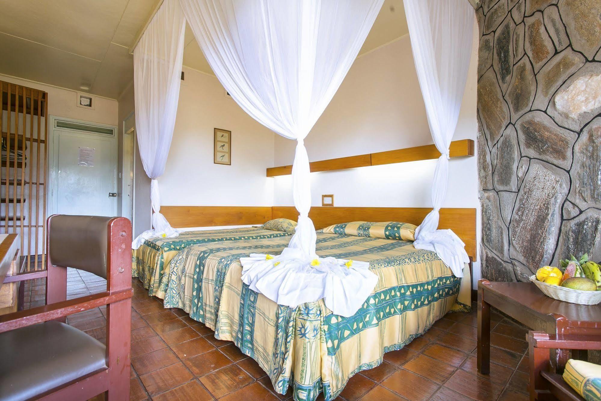 Ngulia Safari Lodge Tsavo Exterior foto