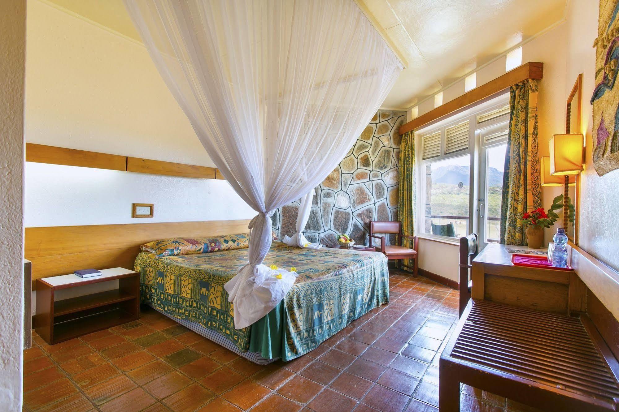 Ngulia Safari Lodge Tsavo Exterior foto